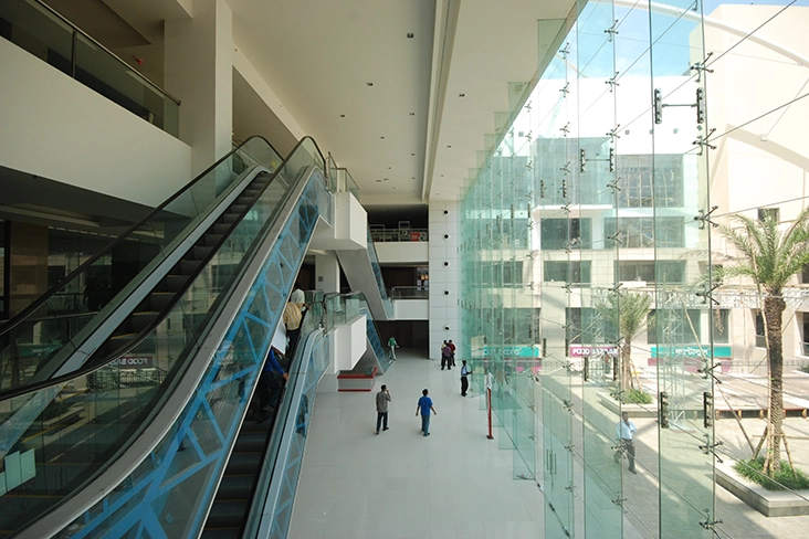 Expert interior designers in Nashik who design mall interiors with modern lighting and fine detailing